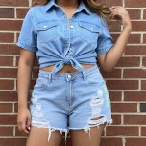 Distressed Fresh Vibes Jean Shorts size 3X